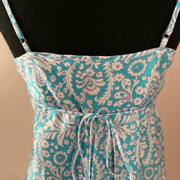 Floral design satin night gown - Picture 3 of 4